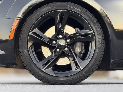 Used 2019 Chevrolet Camaro SS image 17