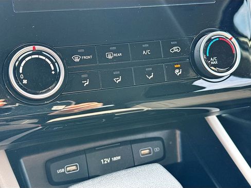 Used 2023 Hyundai Tucson SE image 13