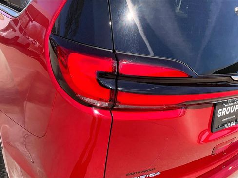 New 2026 Chrysler Pacifica Pinnacle FWD image 14