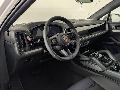 New 2026 Porsche Cayenne Coupe AWD/4WD image 4