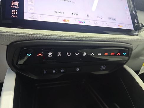 New 2026 Jeep Cherokee Laredo AWD/4WD image 22
