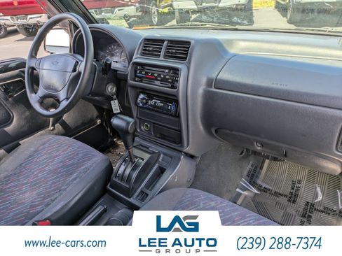 Used 1998 Chevrolet Tracker 4WD Convertible image 12