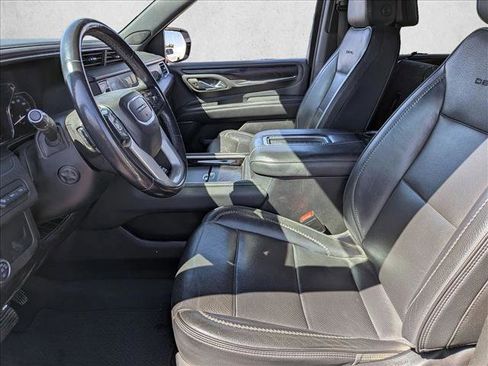 Used 2021 GMC Yukon XL Denali AWD/4WD image 14