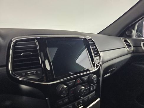 Used 2021 Jeep Grand Cherokee Laredo X image 29