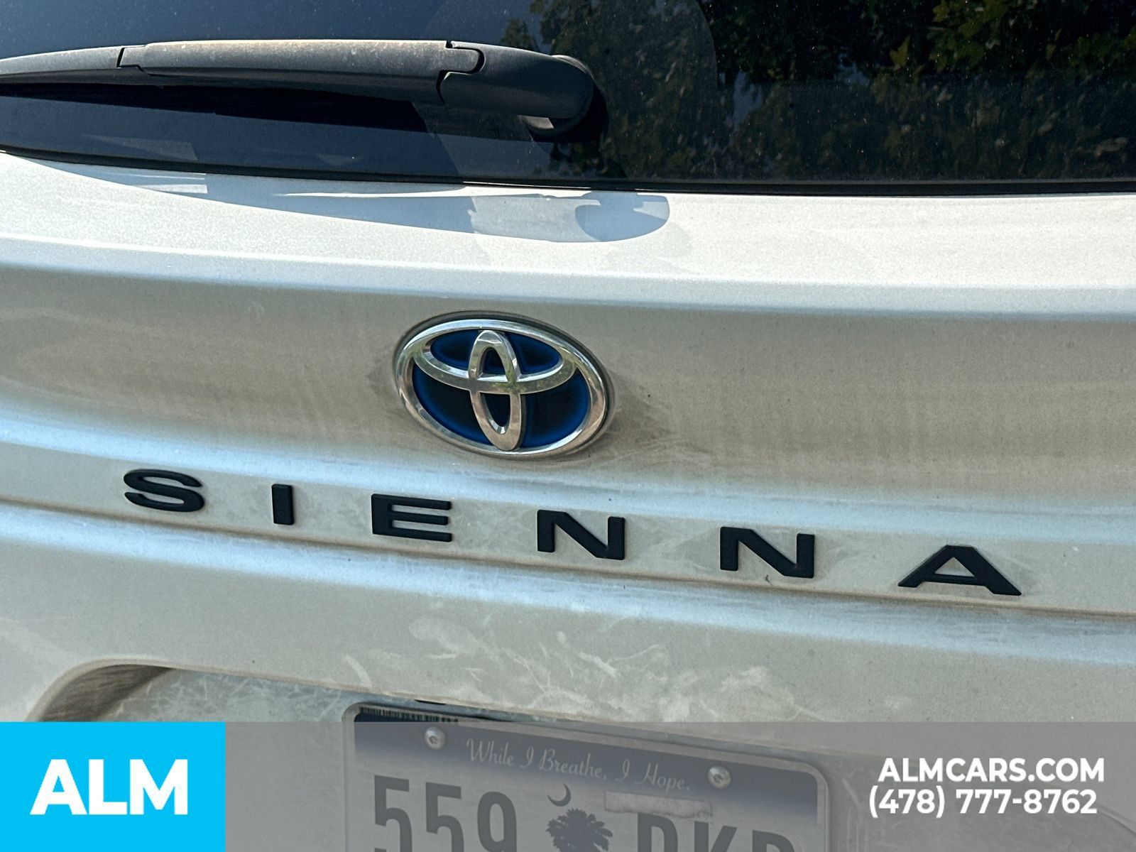 Used 2025 Toyota Sienna XLE FWD image 12