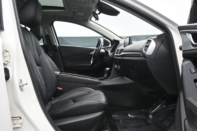 Used 2017 MAZDA MAZDA3 Touring w/ Popular Equipment Package FWD image 13