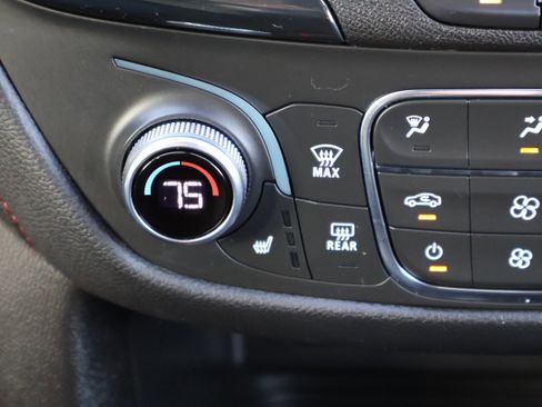 Used 2023 Chevrolet Equinox RS image 28