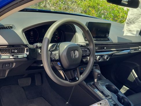 Used 2022 Honda Civic LX image 6