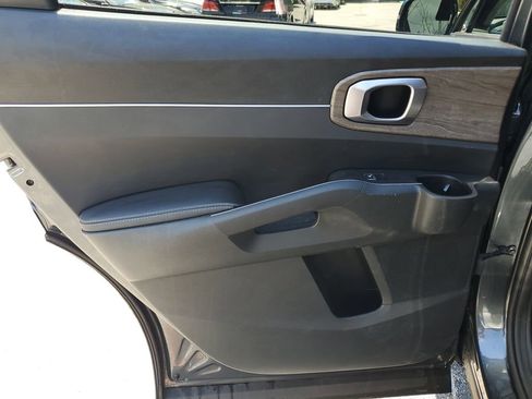 Used 2021 Kia Sorento EX image 12