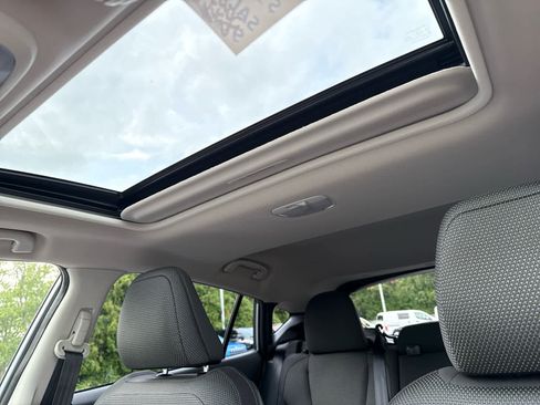 Used 2024 Subaru Crosstrek 2.0i Premium image 24