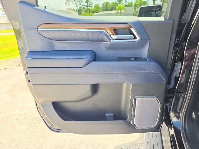 Certified 2022 Chevrolet Silverado 1500 High Country w/ High Country Premium Package AWD/4WD image 9