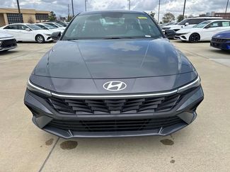 New 2026 Hyundai Elantra SEL FWD video 2