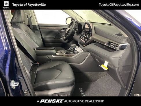 Used 2026 Toyota Highlander Limited image 7
