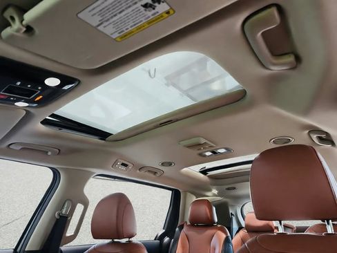 Certified 2024 Kia Carnival SX Prestige FWD image 13