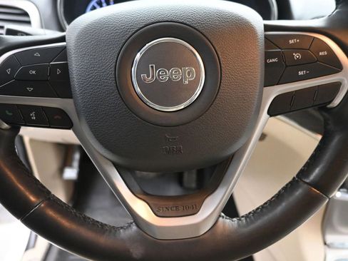 Used 2021 Jeep Grand Cherokee Limited w/ Luxury Group II image 17