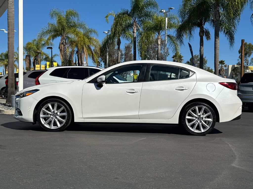 Used 2017 MAZDA MAZDA3 Touring FWD image 2