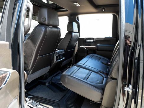 Used 2022 GMC Sierra 3500 Denali w/ Denali Black Diamond Edition AWD/4WD image 37