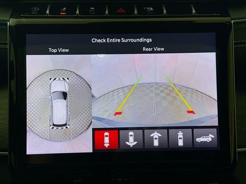 Used 2025 Jeep Grand Cherokee Limited w/ Luxury Tech Group II image 14