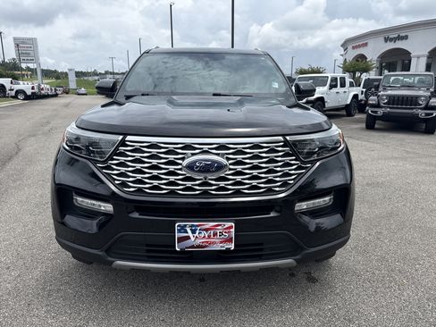 Used 2021 Ford Explorer Platinum w/ Equipment Group 601A AWD/4WD image 2