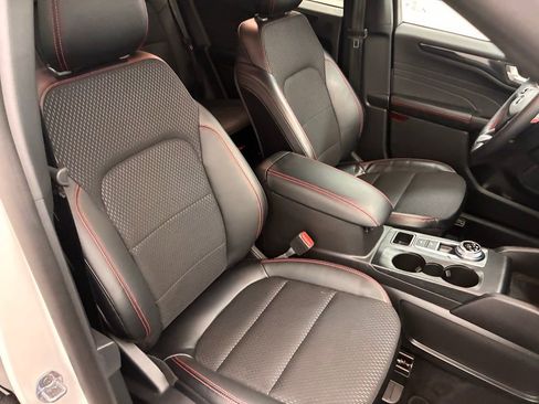 Certified 2025 Ford Escape ST-Line Elite w/ Tech Pack #2 image 28