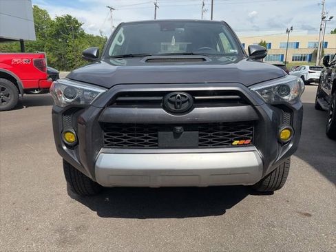 Used 2023 Toyota 4Runner TRD Off-Road Premium w/ Off Road Premium Plus Package AWD/4WD image 4