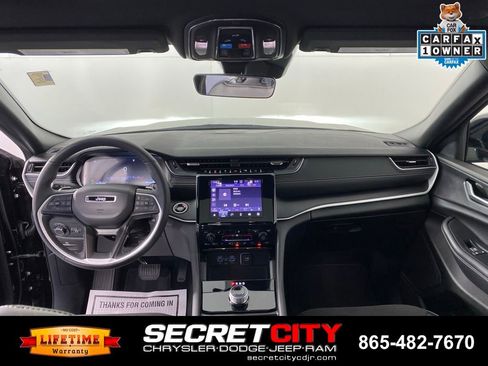 Used 2025 Jeep Grand Cherokee L Altitude AWD/4WD image 27