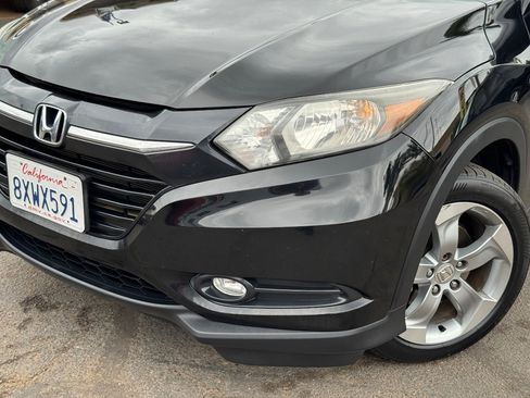 Used 2017 Honda HR-V EX image 3