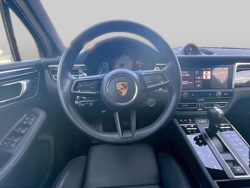 Used 2023 Porsche Macan S AWD/4WD image 5