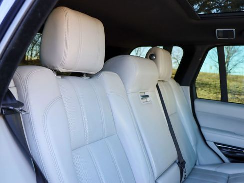 Used 2015 Land Rover Range Rover HSE image 33