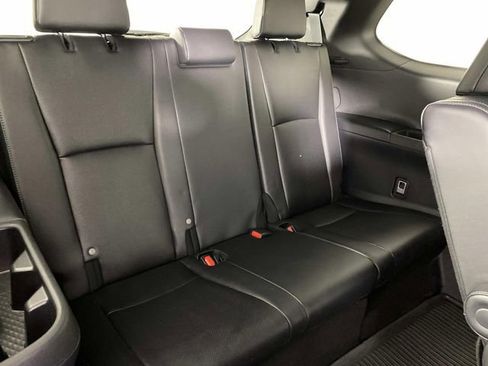 Used 2025 Toyota Grand Highlander Nightshade Edition image 12