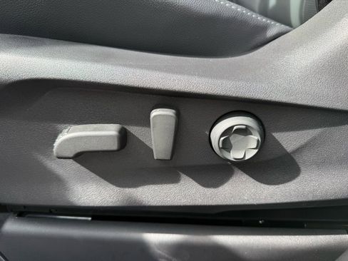 Certified 2025 Subaru Ascent Limited w/ Popular Package #2 image 21