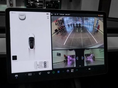 Used 2021 Tesla Model Y Long Range AWD/4WD image 30