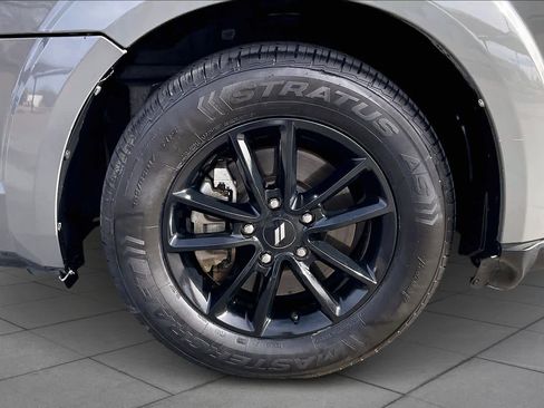 Used 2020 Dodge Journey SE w/ SE Popular Equipment Group image 10