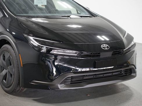 New 2026 Toyota Prius LE image 4