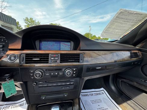 Used 2009 BMW 328i Convertible RWD image 17