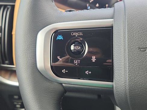 New 2025 Nissan Armada SL w/ Captain's Chari Seat Package image 16