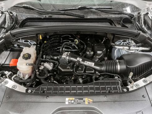 Certified 2024 Jeep Grand Cherokee Altitude AWD/4WD image 3