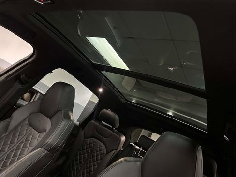 Used 2022 Audi SQ7 Premium Plus w/ SQ7 Black Optic Package image 14