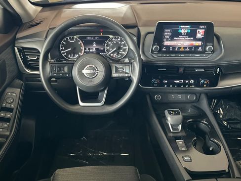 Used 2022 Nissan Rogue SV image 15