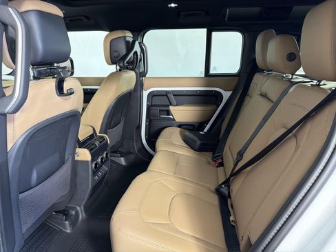 New 2026 Land Rover Defender 110 X-Dynamic SE image 27