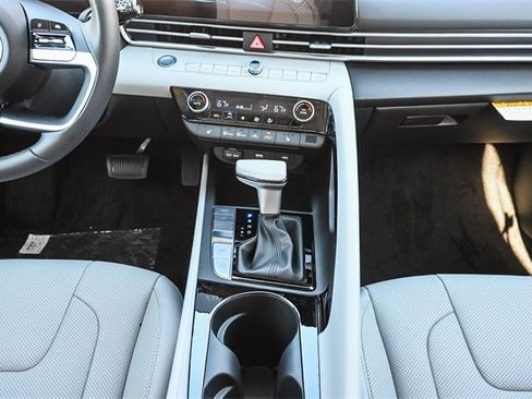 New 2026 Hyundai Elantra Limited image 16