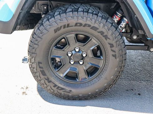 Used 2023 Jeep Gladiator Mojave w/ Trailer Tow Package image 13