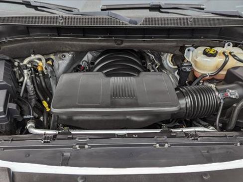 Used 2023 Chevrolet Suburban Premier image 31