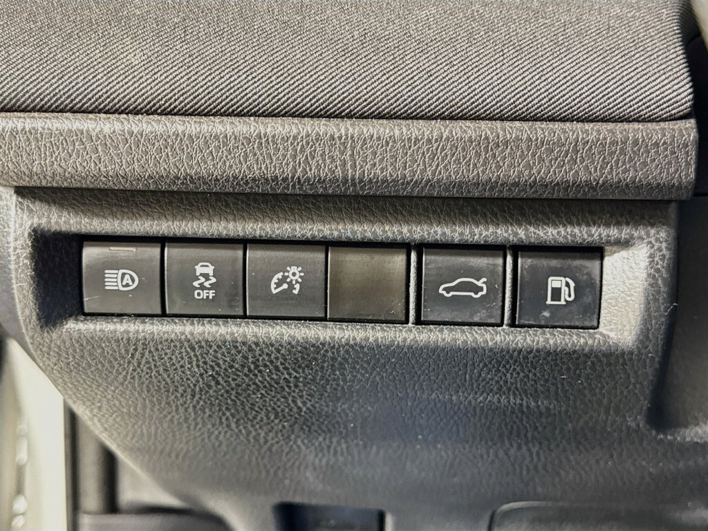 Used 2025 Toyota Camry LE FWD image 14