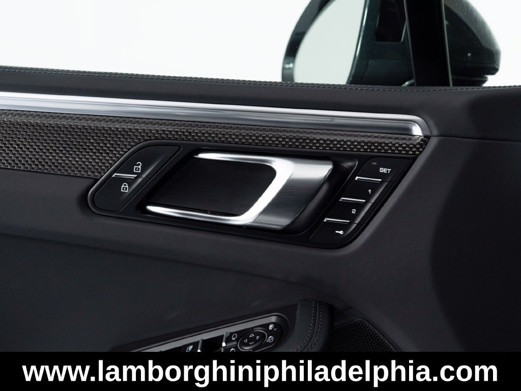 Used 2021 Porsche Macan Turbo AWD/4WD image 17