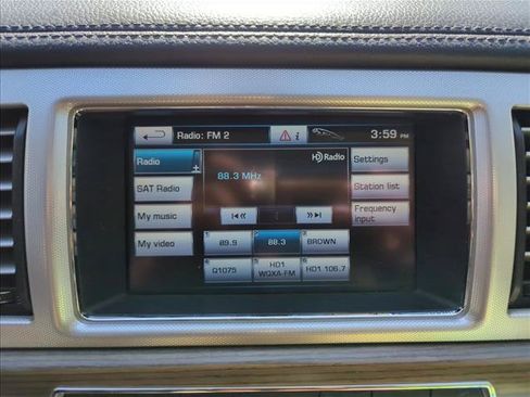 Used 2012 Jaguar XF RWD image 15