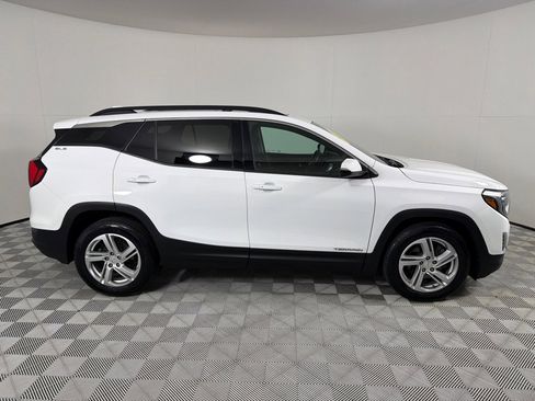 Used 2018 GMC Terrain SLE w/ Driver Convenience Package FWD image 4