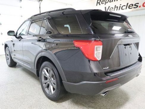 Used 2021 Ford Explorer XLT w/ Equipment Group 202A AWD/4WD image 3