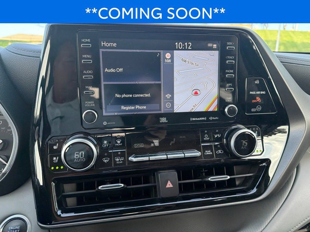 Used 2021 Toyota Highlander Limited AWD/4WD image 16