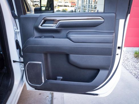 Used 2024 Chevrolet Silverado 2500 LT w/ Convenience Package image 29